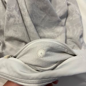 White patterned lululemon skirt